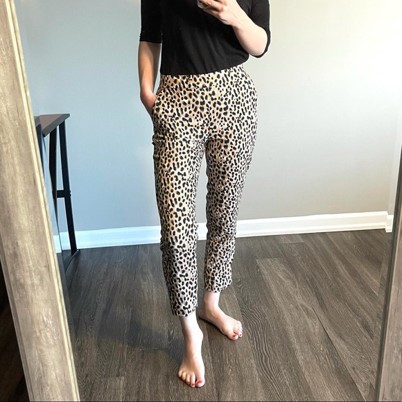 Banana Republic Pants - BANANA REPUBLIC Leopard Hayden pant size 4